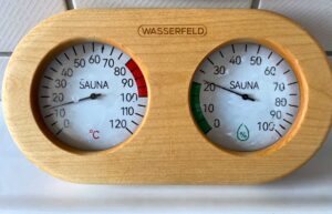 Saunathermometer 2in1 nass nach Praxistest unter Wasser.