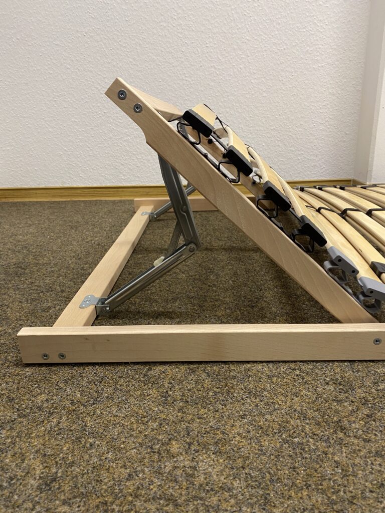 Lattenrost Easyfix K in aufgestellter Position.