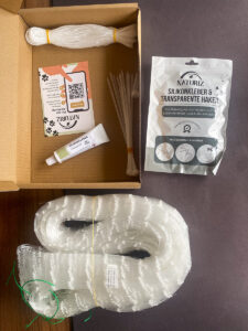 Katzennetz mit Zubehör ausgepackt