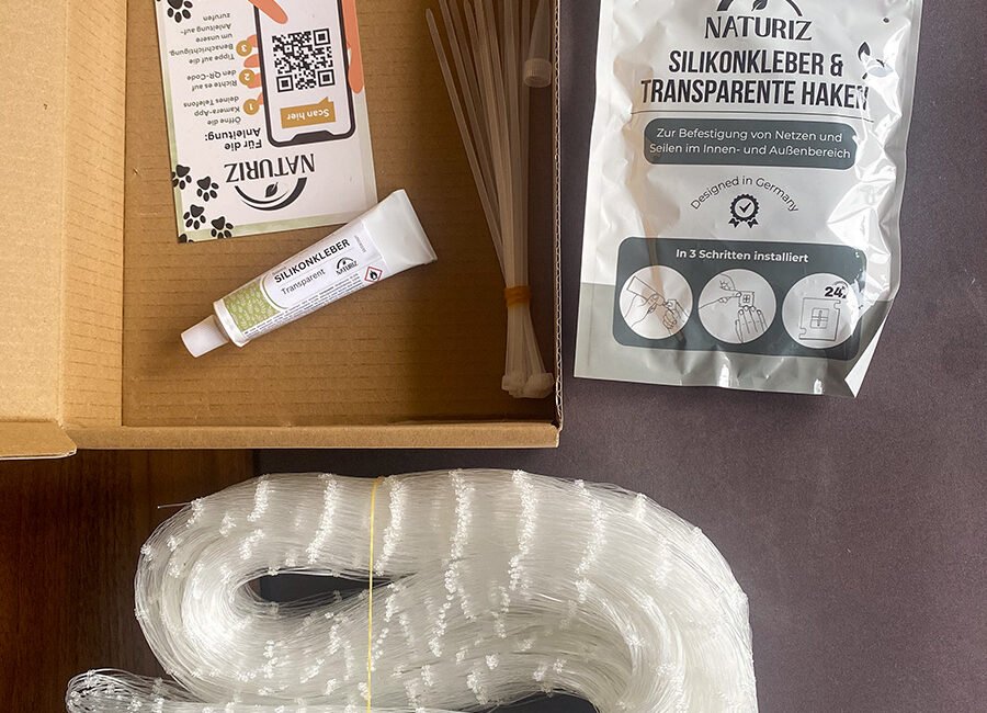 Katzennetz mit Zubehör ausgepackt