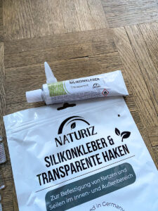 NATURIZ Silikonkleber mit Dosierkappe und Tasche