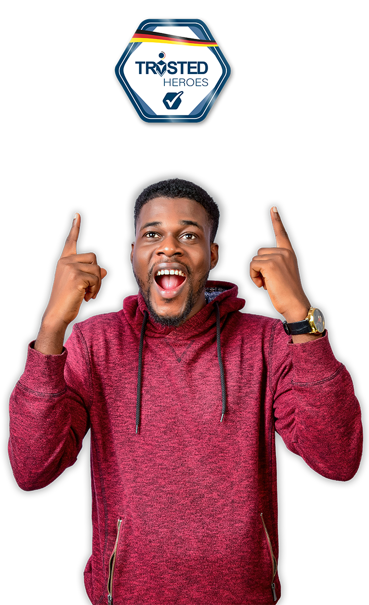 Mann zeigt nach oben auf Trusted Heroes Siegel