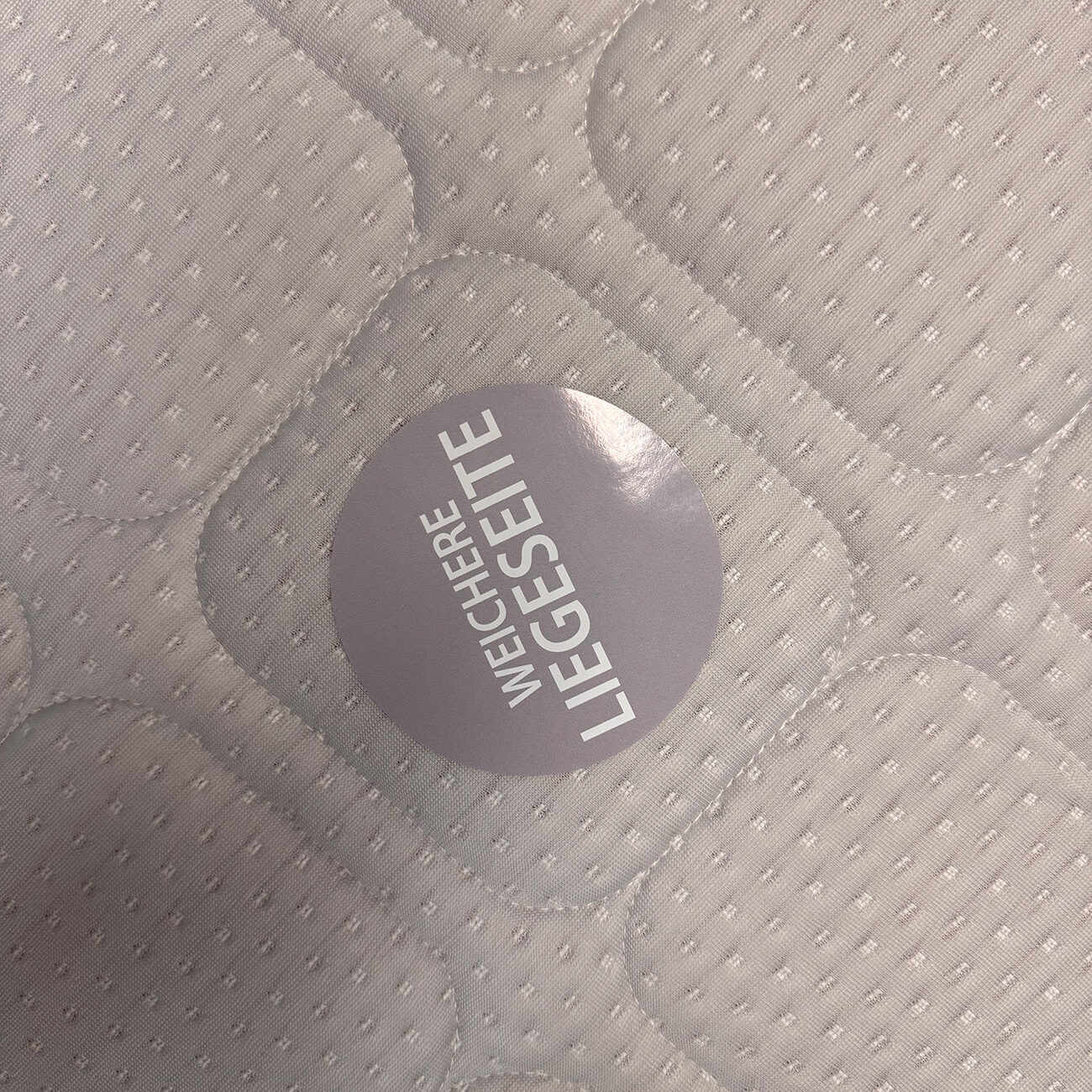 Prototyp - Matratze mit weiche Liegeseite Aufkleber